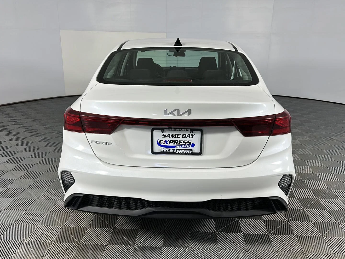 Used 2023 Snow White Pearl Kia LXS image 20