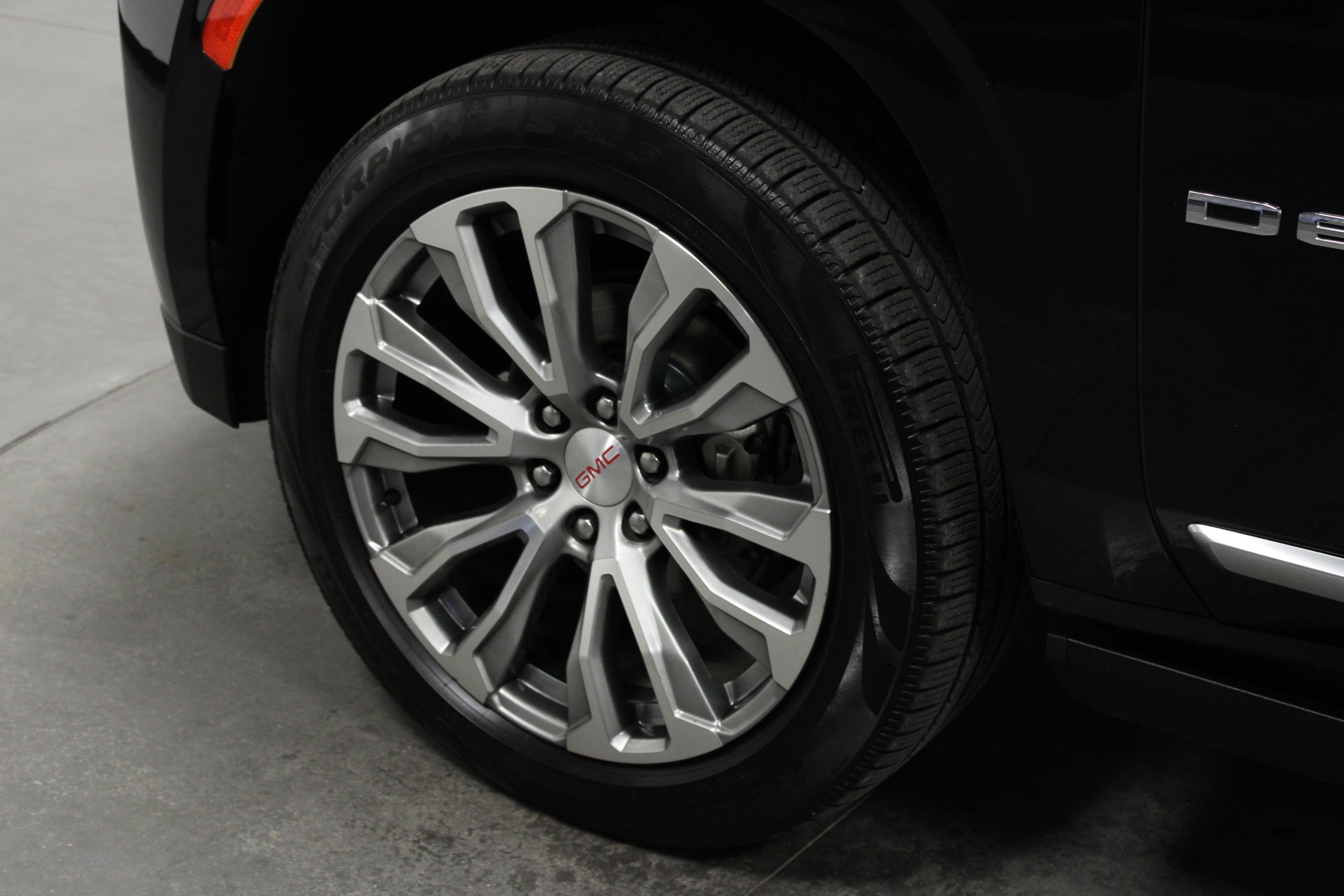 Used 2022 Onyx Black GMC Denali image 10