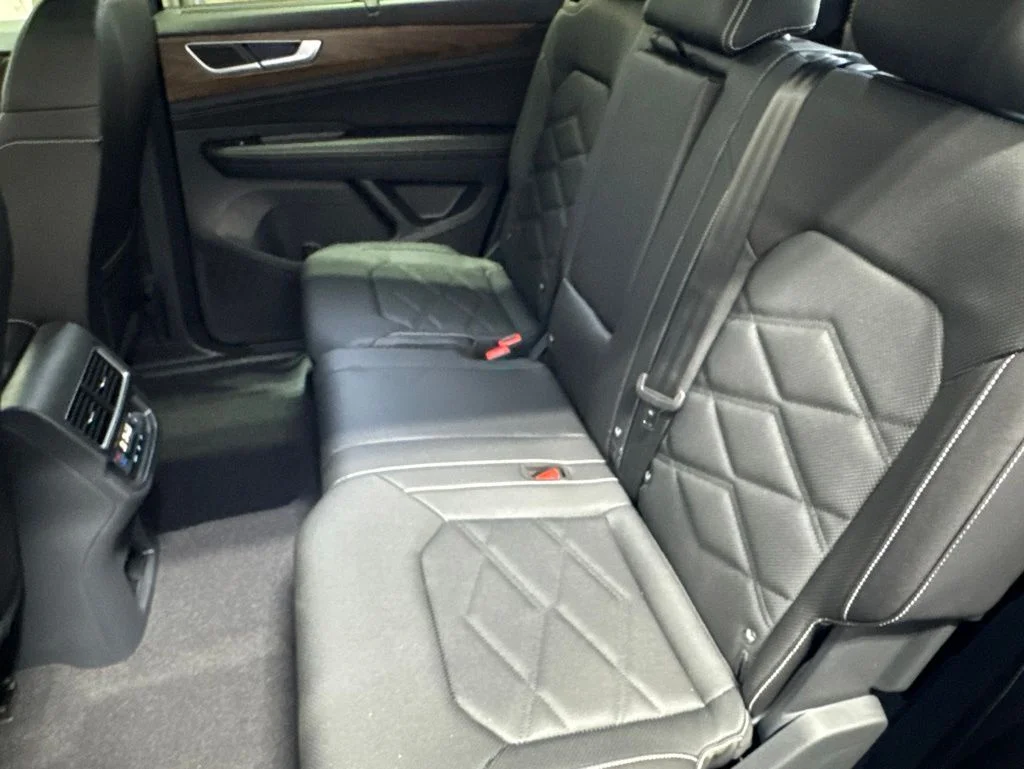 New 2026 Green Volkswagen 2.0T SE w/Technology image 18