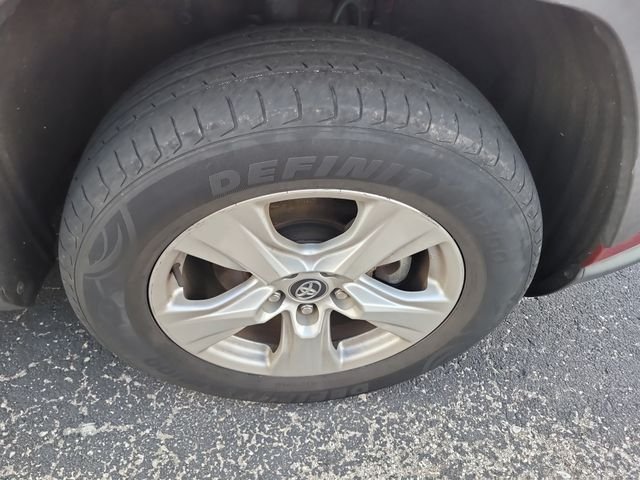 Used 2020 Red Toyota XLE image 7