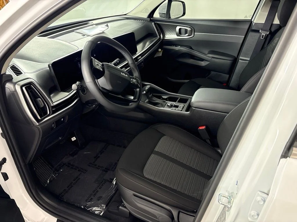 New 2026 Glacial White Pearl Kia LX image 26