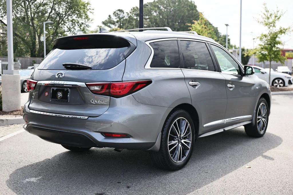 Used 2019 Graphite Shadow INFINITI LUXE image 7