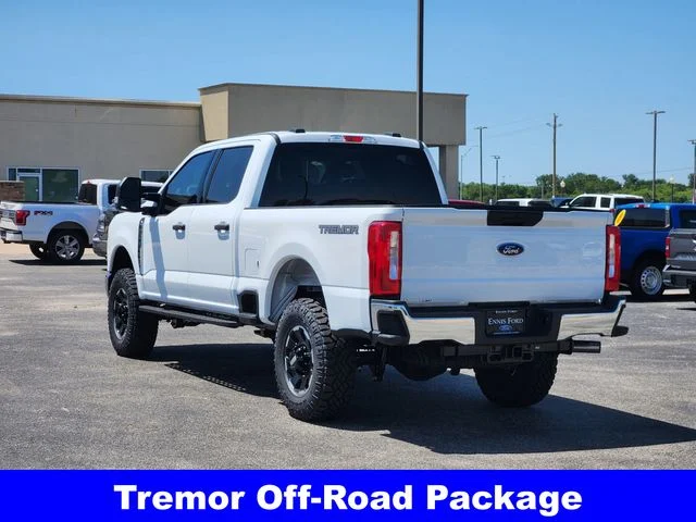 New 2026 Oxford White Ford F-250® XLT image 4