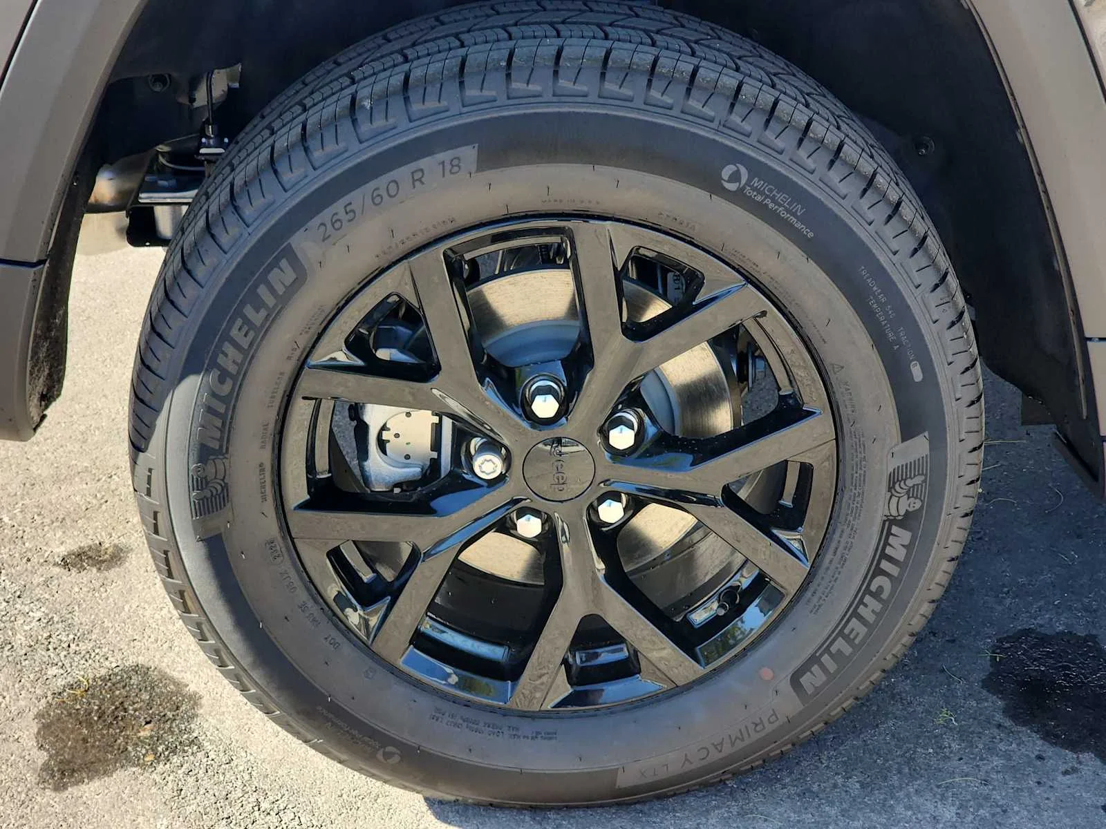 New 2026 Baltic Gray Metallic Clear-Coat Exterior Paint Jeep Laredo Altitude image 22
