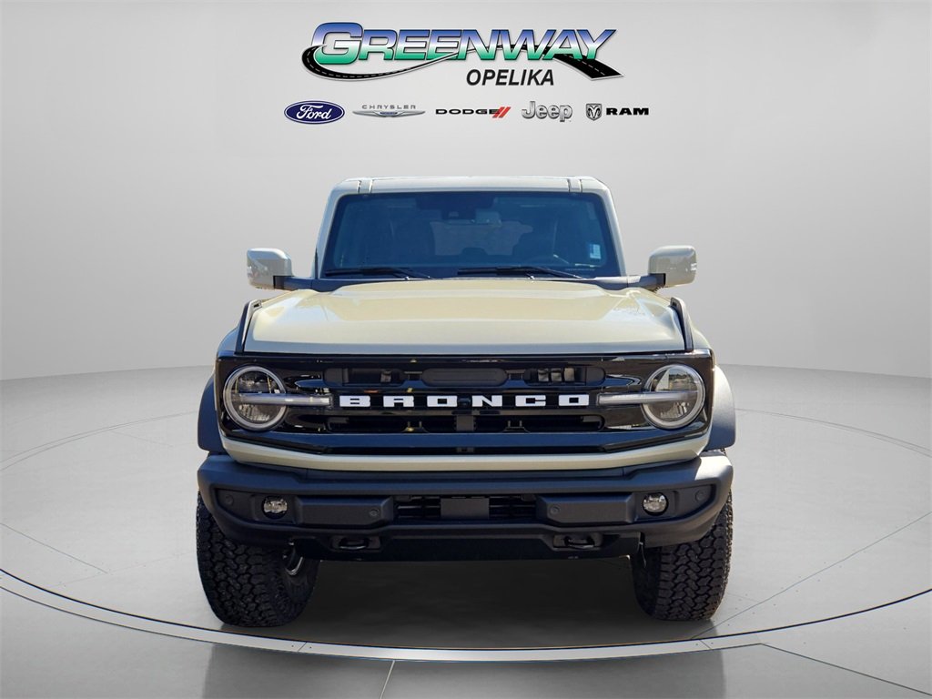 2025 Ford Bronco Outer Banks photo 2