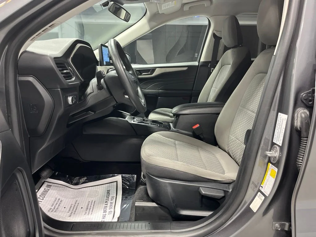 Used 2022 Gray Metallic Ford SE image 11