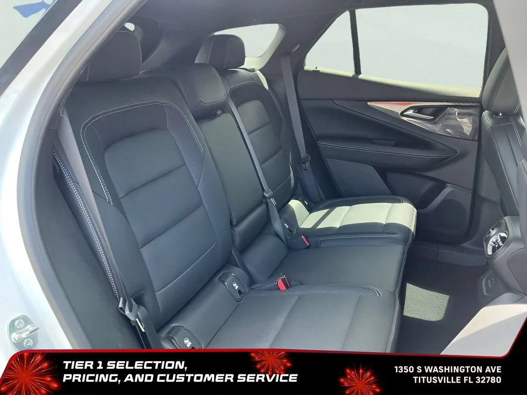 Used 2024 Summit White Chevrolet LT image 23