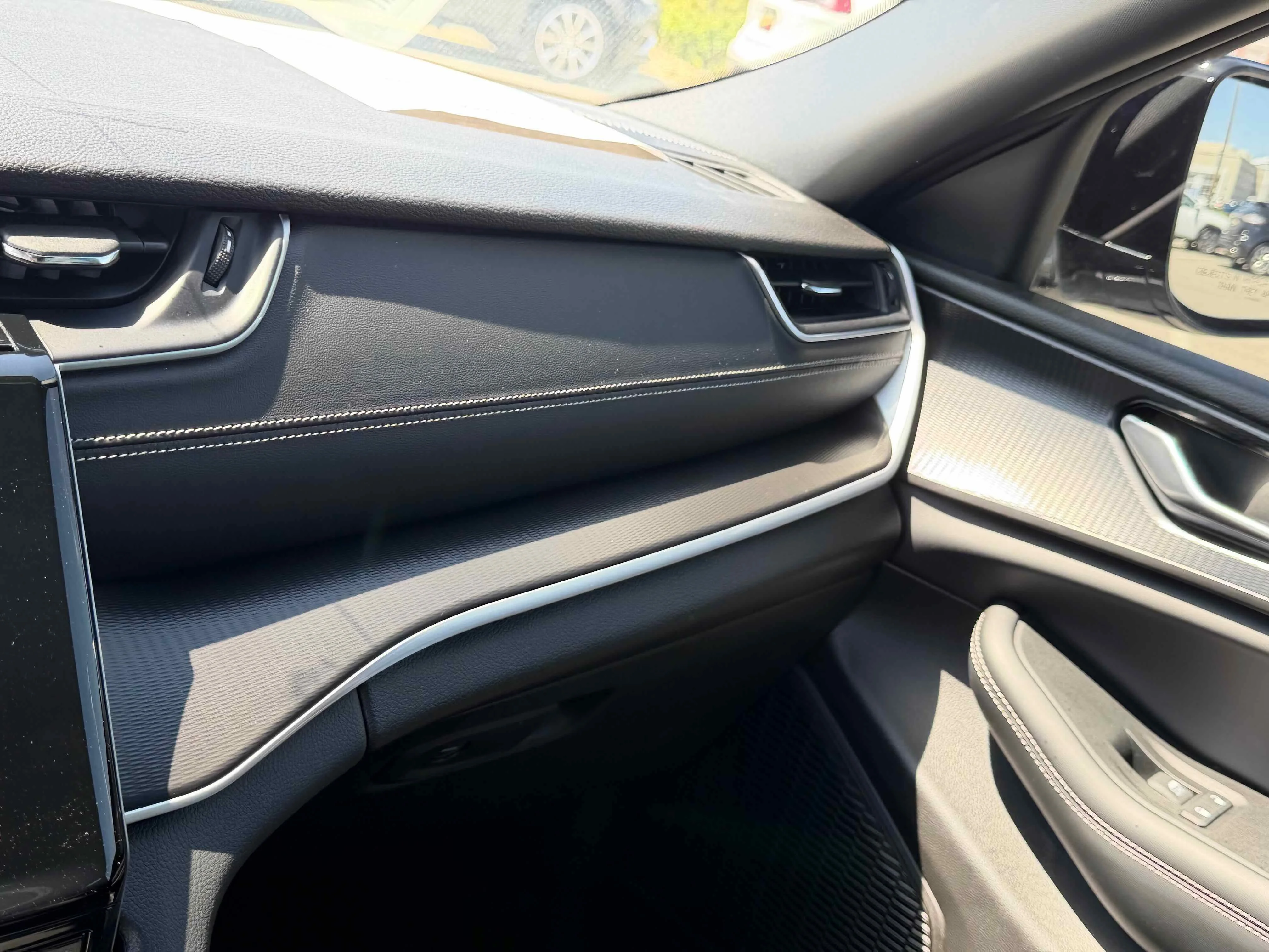 Used 2025 Silver Zynith Jeep Altitude X image 23