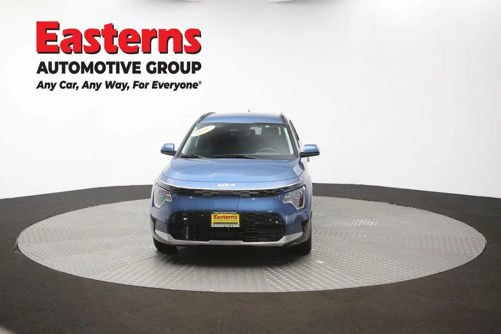 Used 2024 Blue Kia Wind image 54