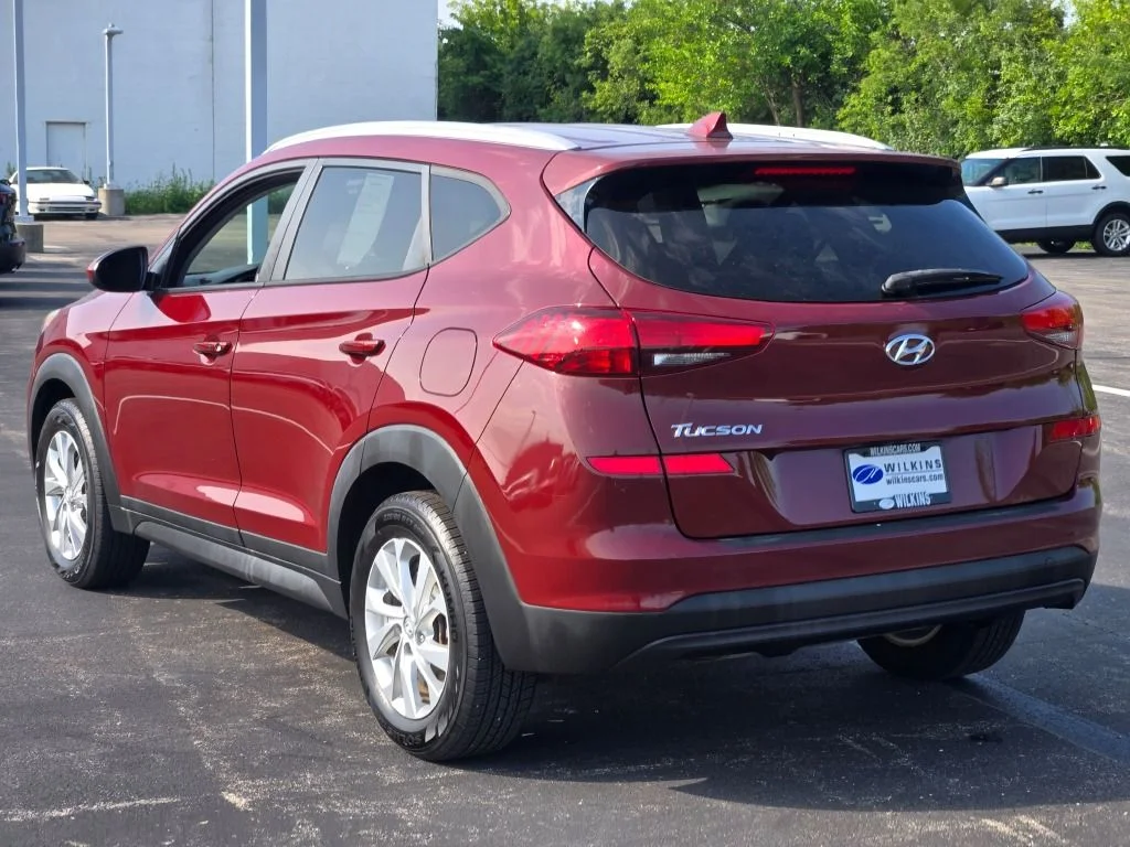Used 2019 Red Hyundai Value image 13