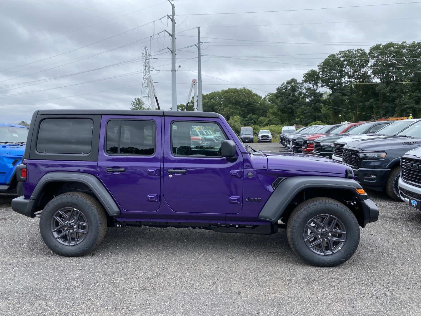New 2026 Reign Exterior Paint Jeep Sport S image 2