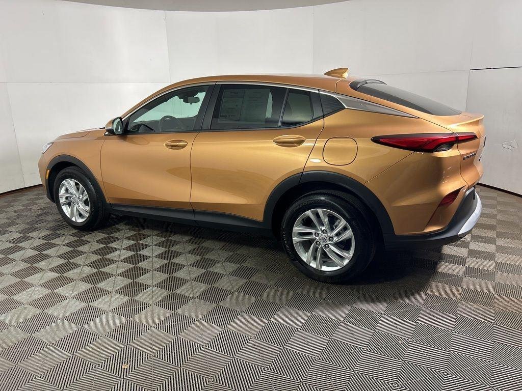 Used 2024 Copper Buick Preferred image 10