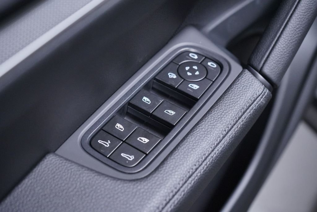 Used 2024 Quartzite Grey Metallic Porsche Base image 17