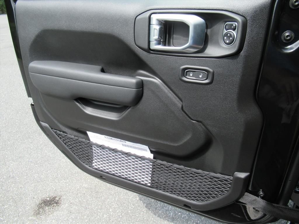 New 2026 Black Clearcoat Jeep Sport S image 19