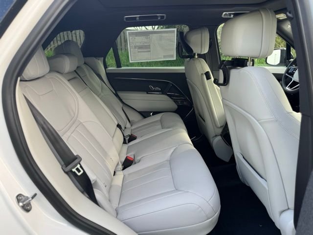 New 2026 Ostuni Pearl White LAND ROVER SE image 17