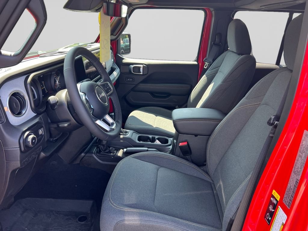 2025 Jeep Wrangler 4-Door Sahara - Photo 10