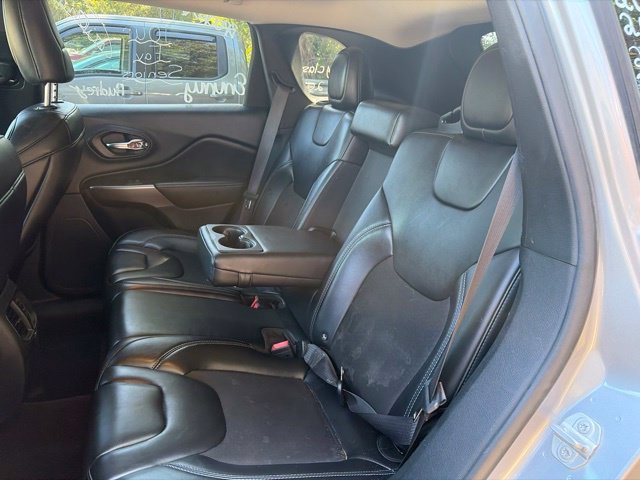 Used 2019 Silver Jeep Latitude Plus image 21