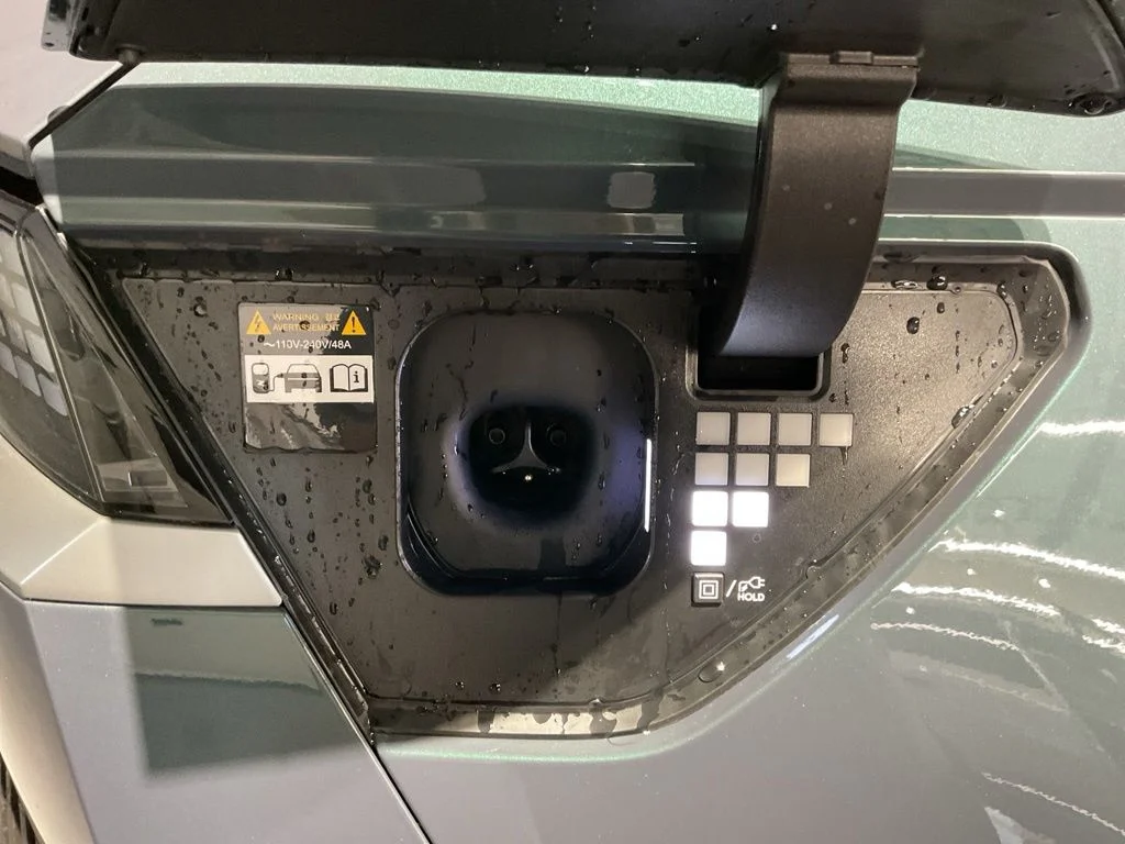 New 2027 Green Hyundai SE image 24