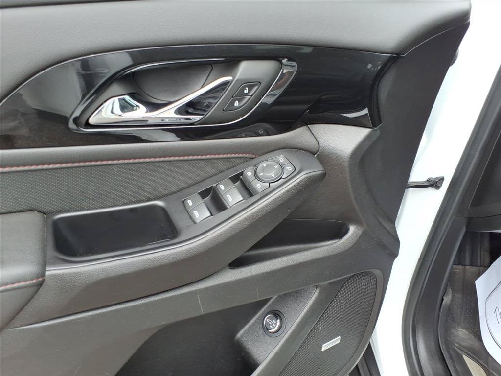 Used 2023 Summit White Chevrolet RS image 13