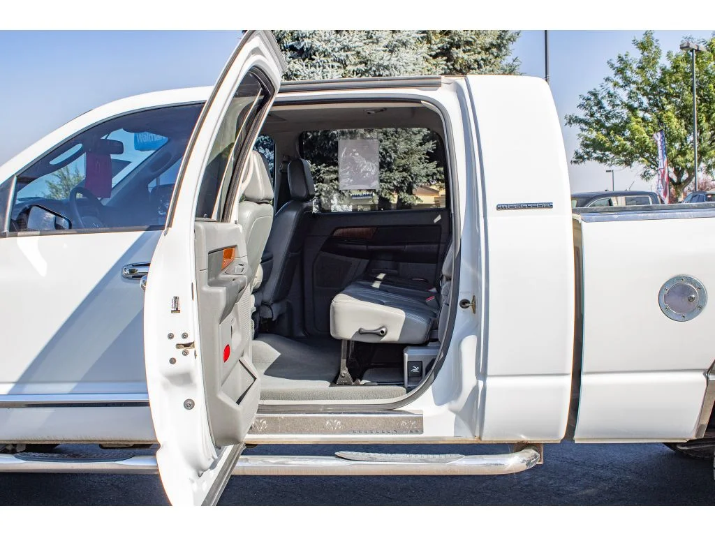 Used 2007 Bright White Clearcoat Dodge Laramie image 15