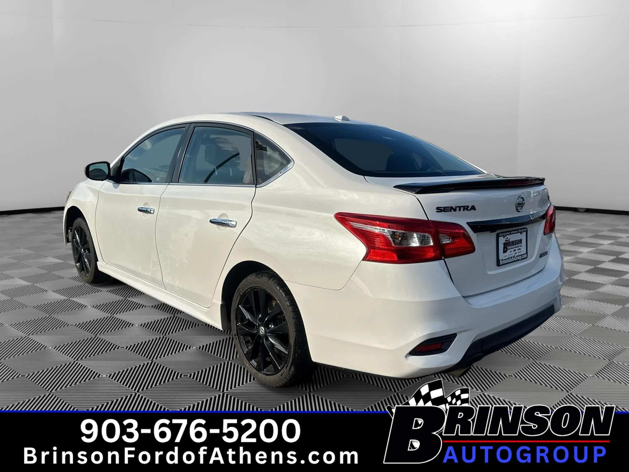 Certified Used 2018 Aspen White Nissan SR image 7