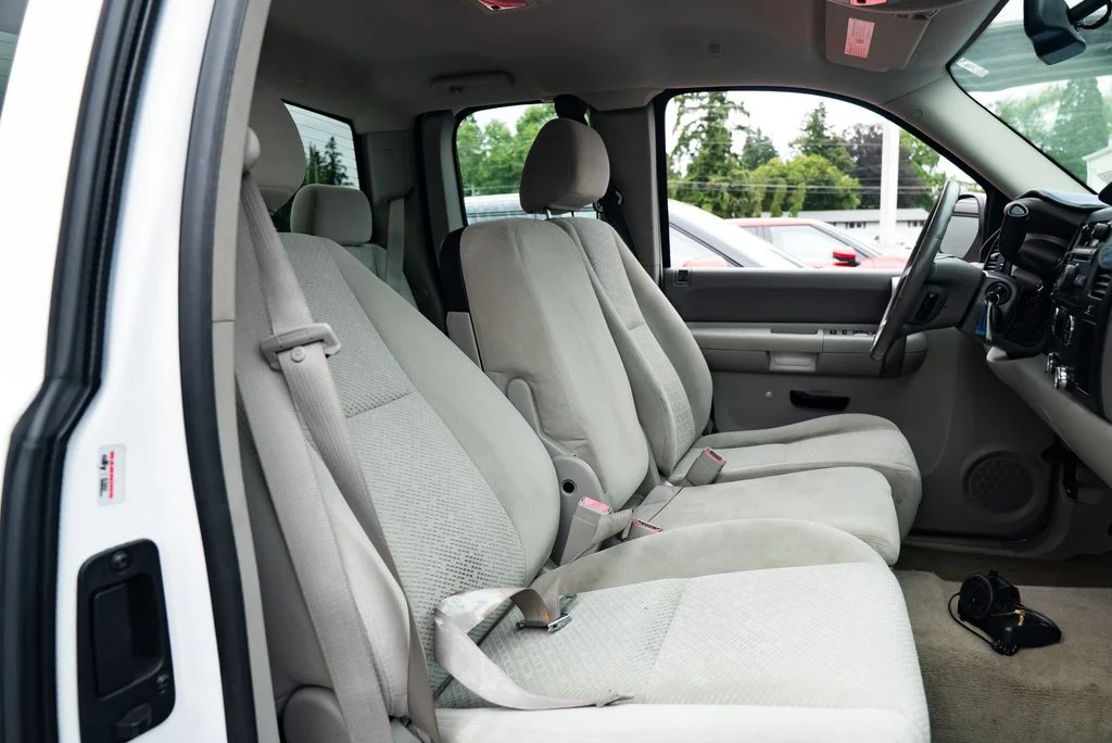 Used 2008 White GMC SLE1 image 18