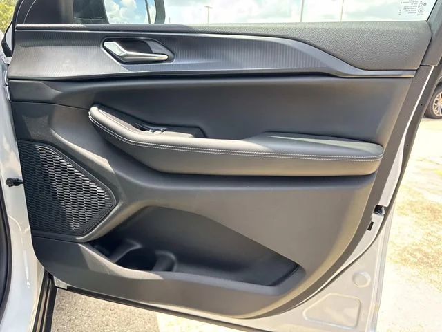 New 2026 White Jeep Laredo X image 15