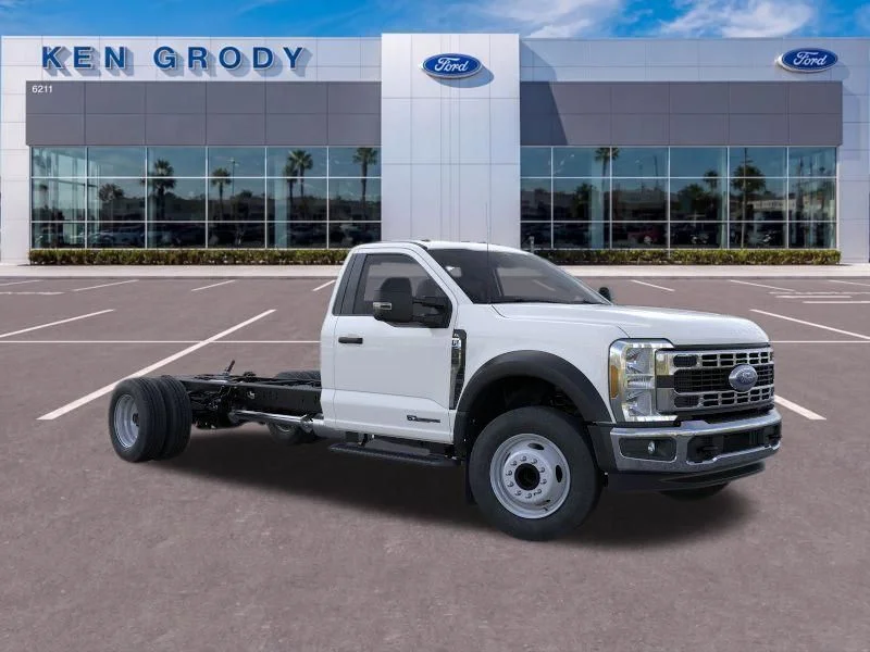 2025 Ford F-600 XL Regular Cab 193-In DRW's photo