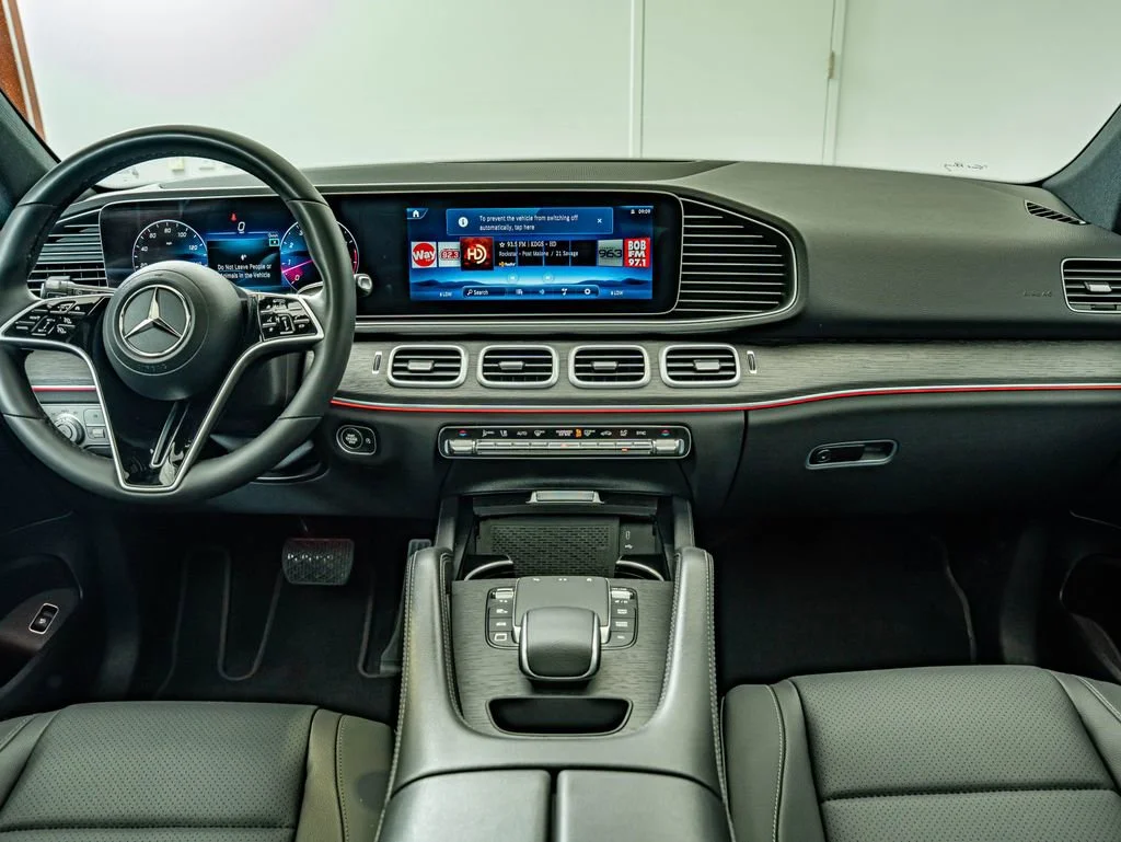 Used 2025 Obsidian Black Metallic Mercedes-Benz GLE 350 image 30
