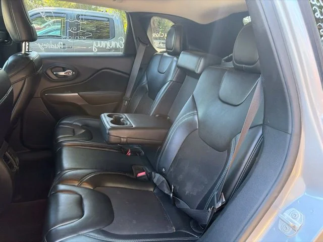 Used 2019 Silver Jeep Latitude Plus image 21