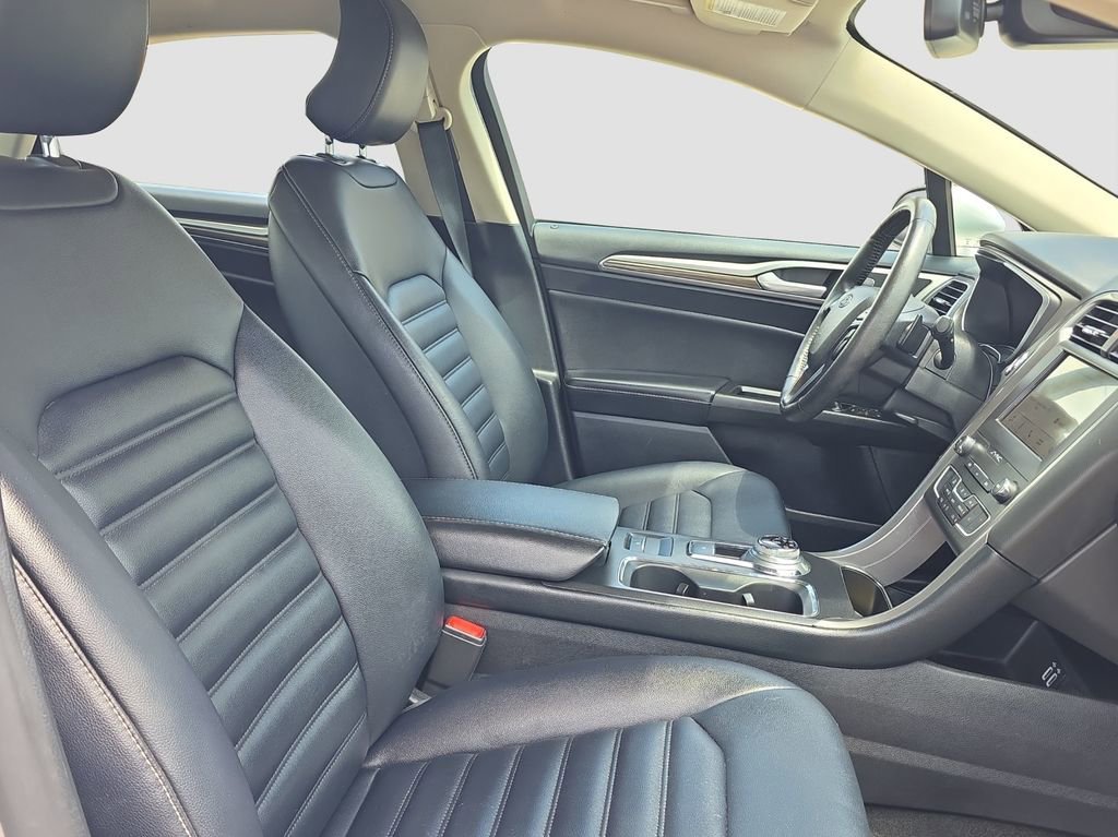 Used 2019 Silver Ford SEL image 20