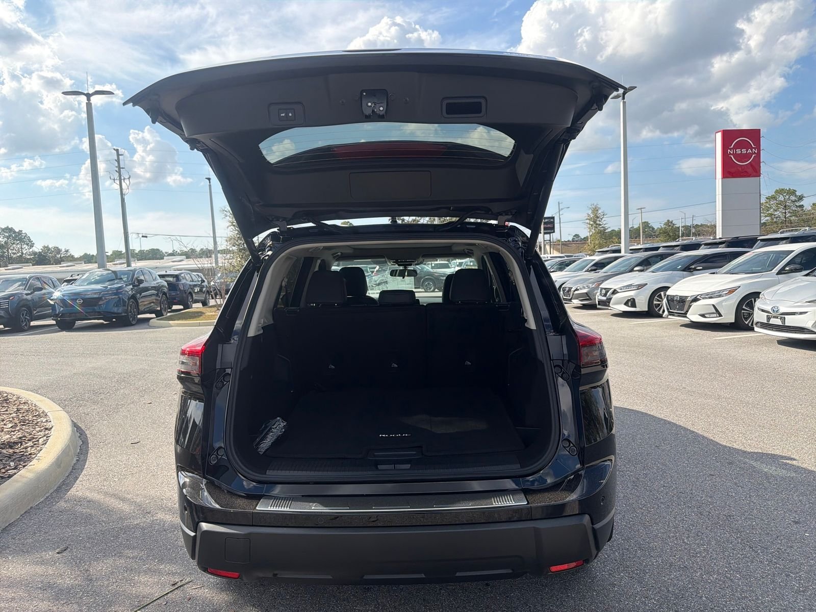 New 2026 Nissan Rogue SV 4D Sport Utility