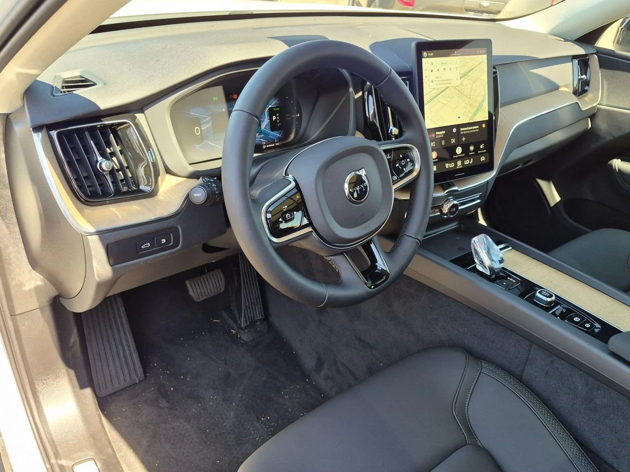 New 2026 Crystal White Volvo Plus image 7