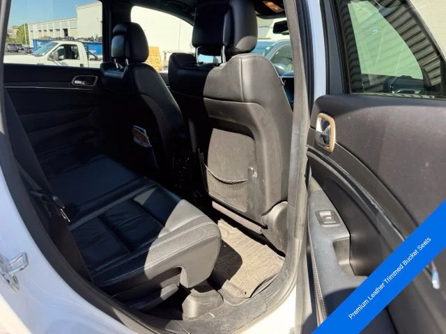 Used 2015 Bright White Clearcoat Jeep Limited image 13