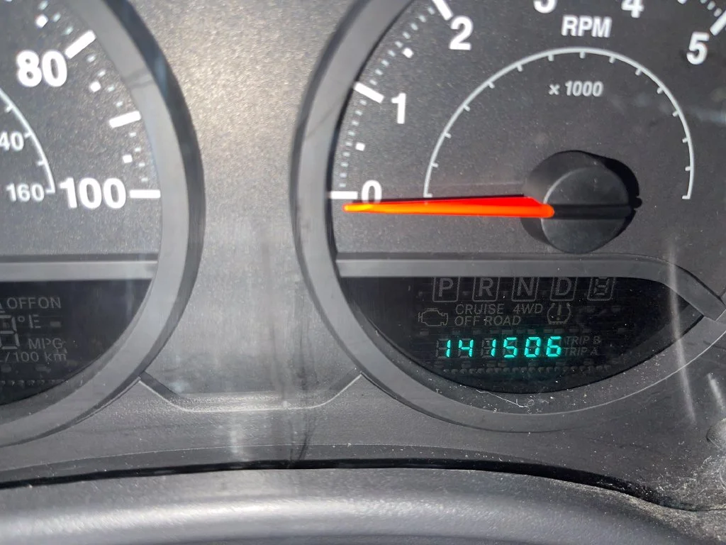 Used 2008 Black Jeep X image 22