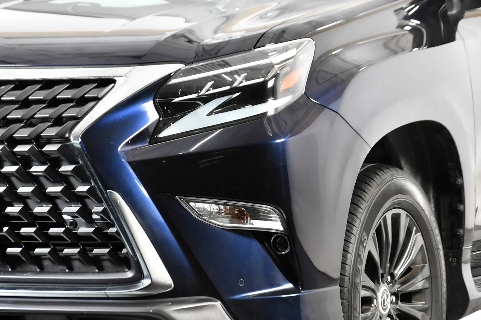 Certified Used 2023 NIGHTFALL MICA Lexus Premium image 11