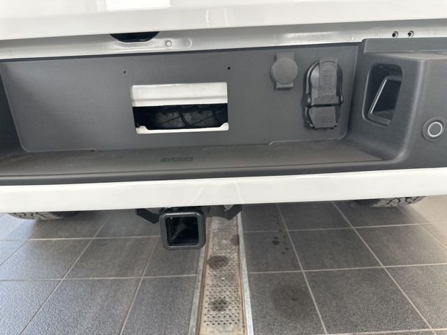 New 2026 Oxford White Ford XLT image 11