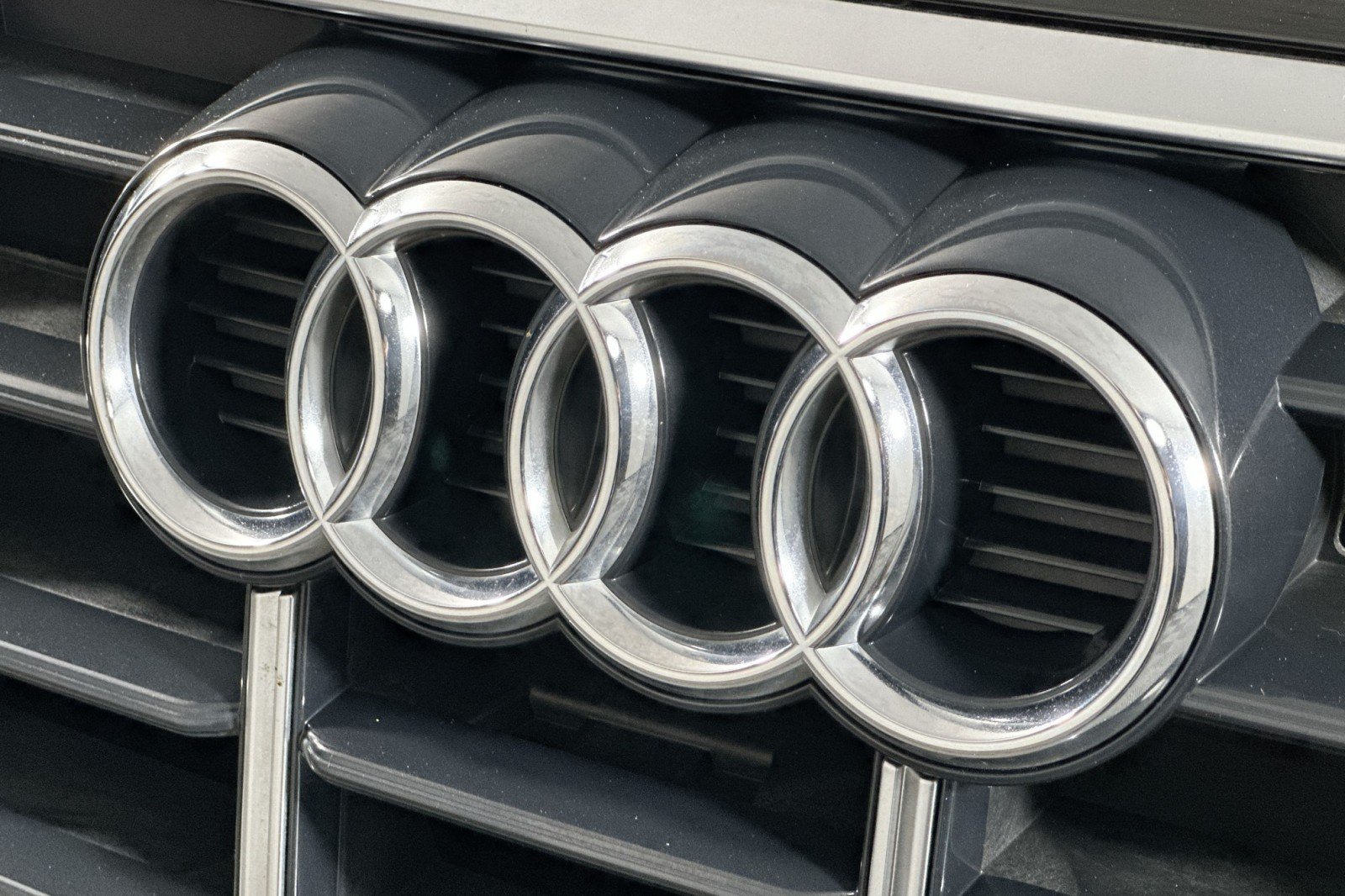 Used 2023 Mythos Black Metallic Audi Premium image 15