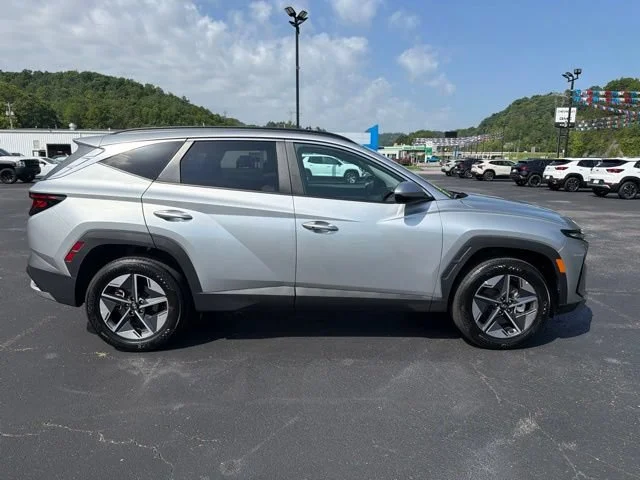 Used 2026 Silver Hyundai SEL image 9