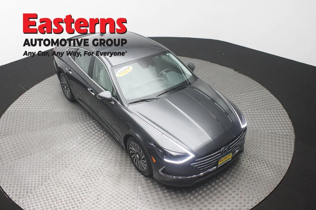 Used 2023 Gray Hyundai SEL image 3