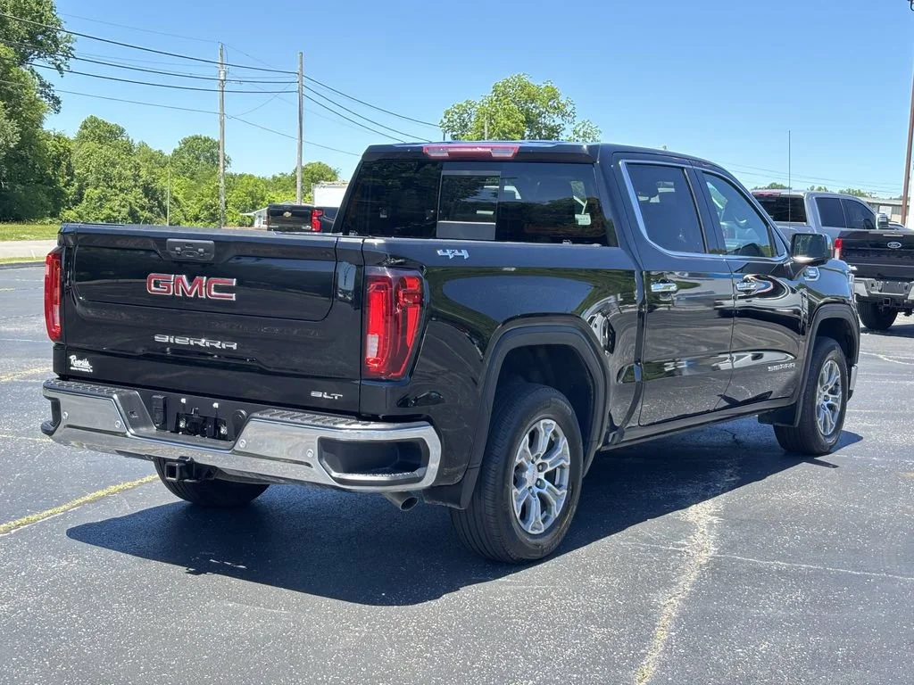 Used 2024 Onyx Black GMC SLT image 9