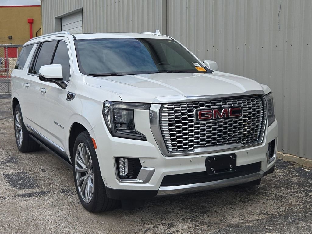 2022 GMC Yukon Denali AWD's photo