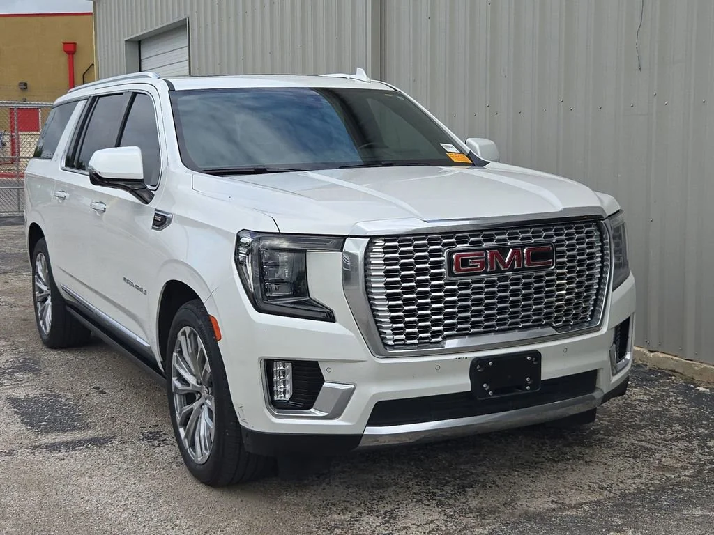 2022 GMC Yukon Denali AWD's photo