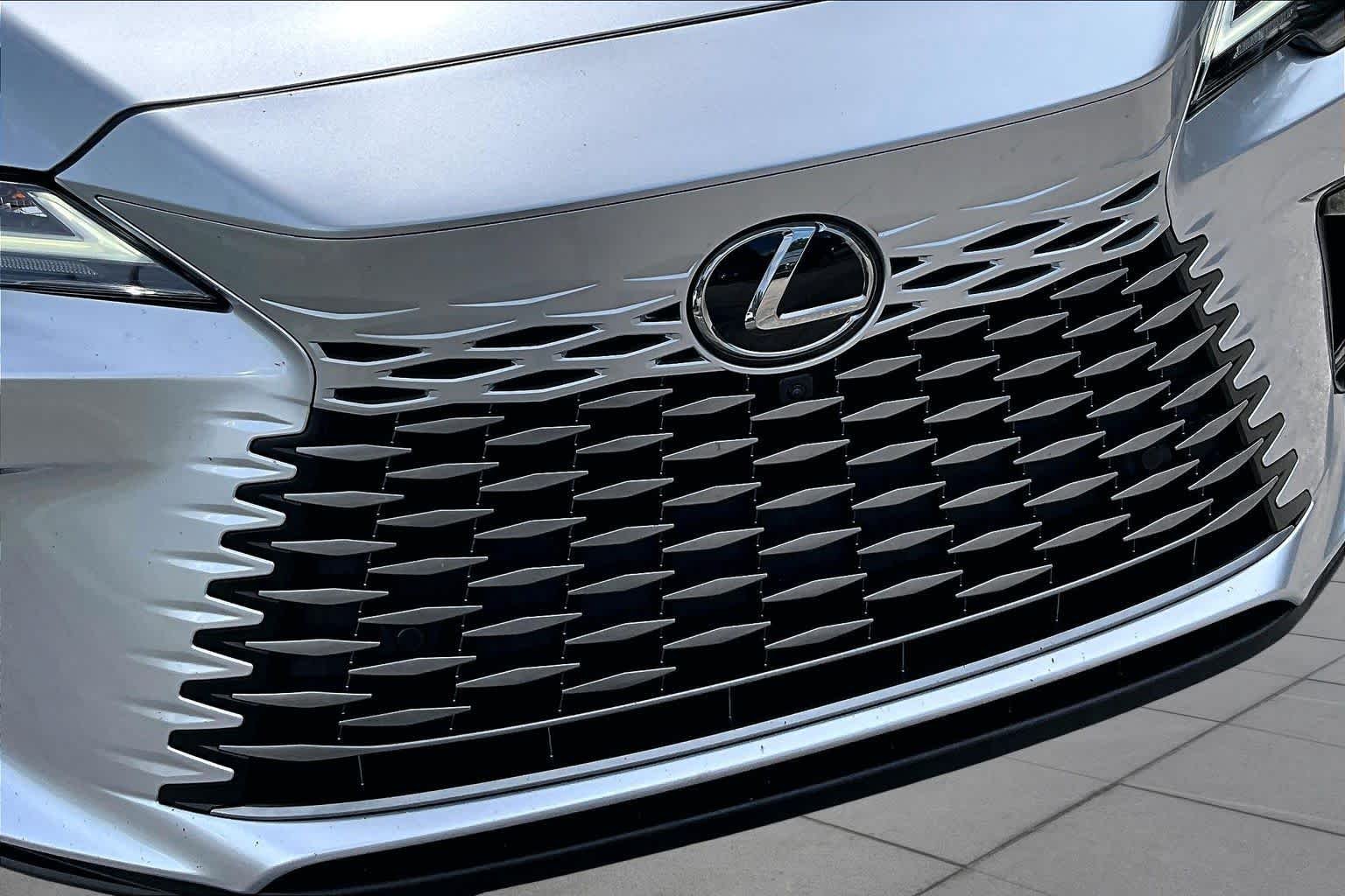Used 2024 Iridium Lexus Premium Plus image 30