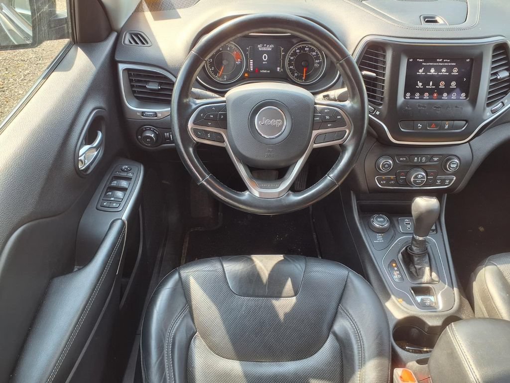 Used 2020 Black Jeep Latitude Lux 4x4 image 9