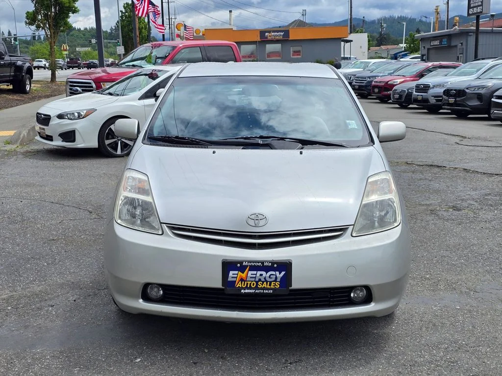Used 2005 Toyota Prius Base with VIN JTDKB20U757004370 for sale in North Bend, WA