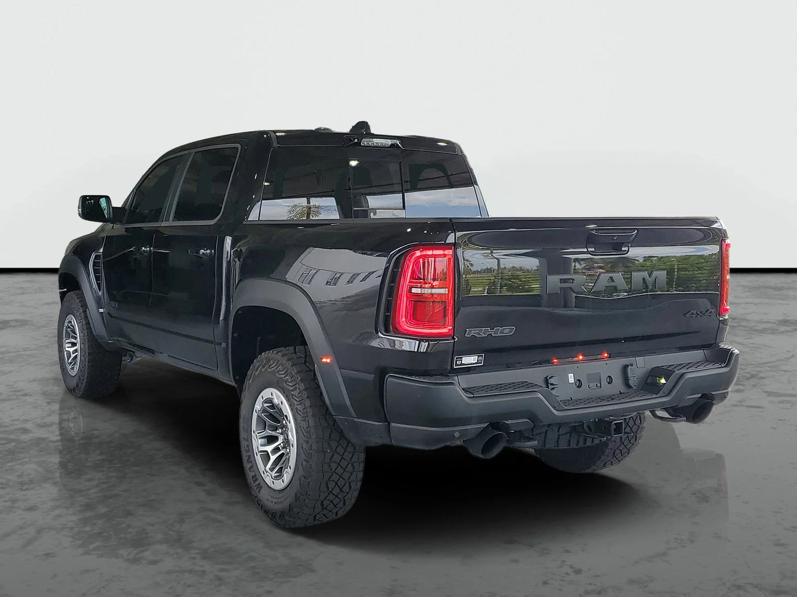 New 2026 Diamond Black Crystal Pearl-Coat Exterior Paint RAM RHO image 2