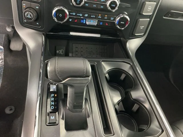 New 2025 Oxford White Ford Lariat image 22