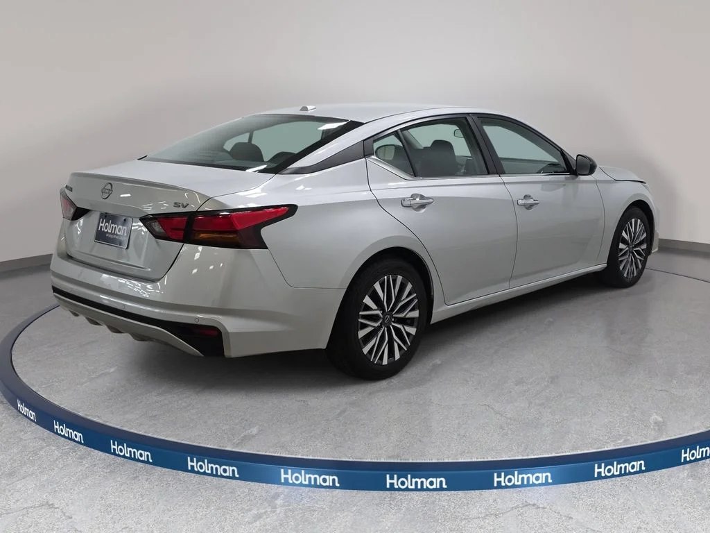 Used 2024 Brilliant Silver Metallic Nissan 2.5 SV image 6