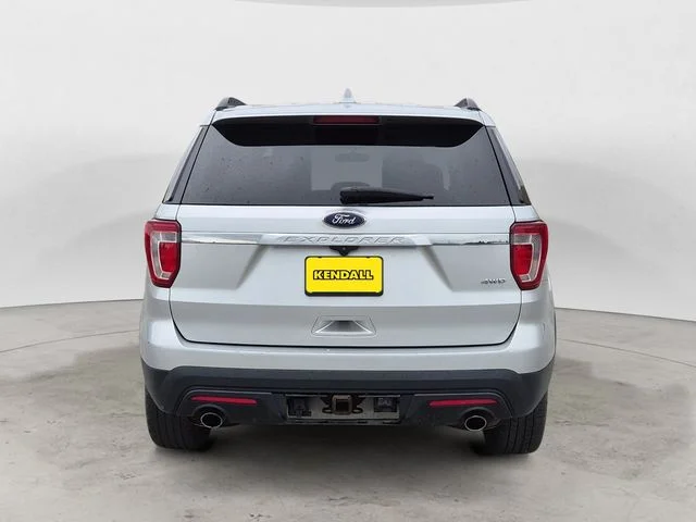 Used 2017 Ingot Silver Ford Base image 6